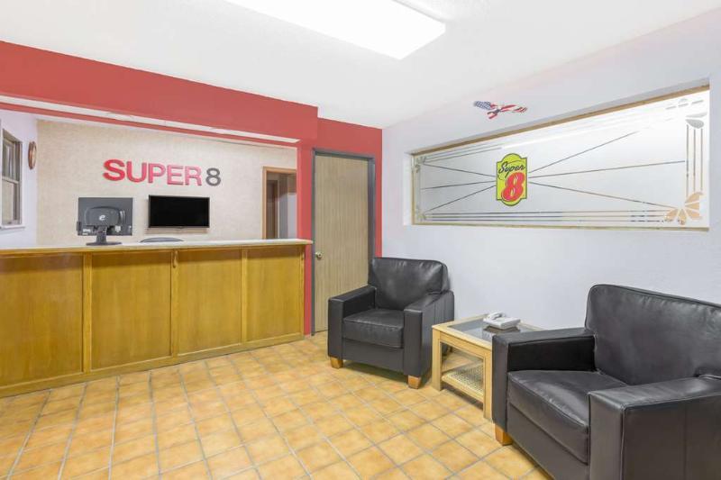 Hotel Super 8 By Wyndham Butler Exterior foto